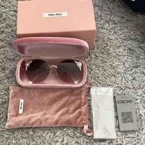 Miu Miu | Accessories | Miu Miu Core Collection 52ts  display picture 3